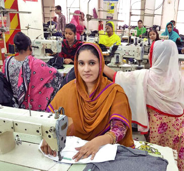 バングラディッシュのTシャツ工場